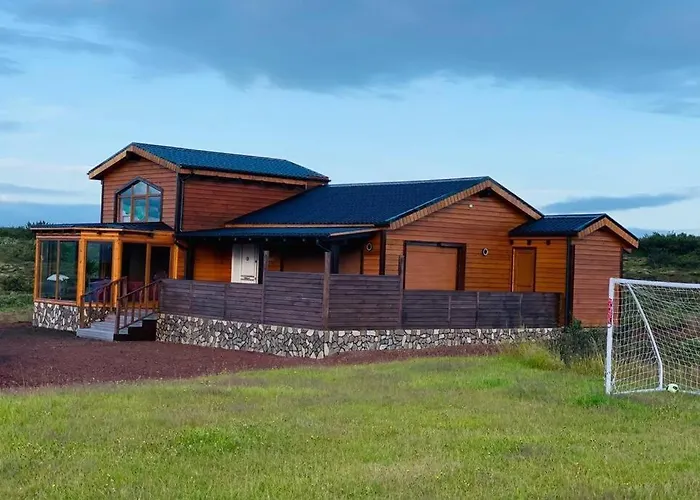 Large Luxury Cabin On The Golden Circle Next To Kerith The Crater.