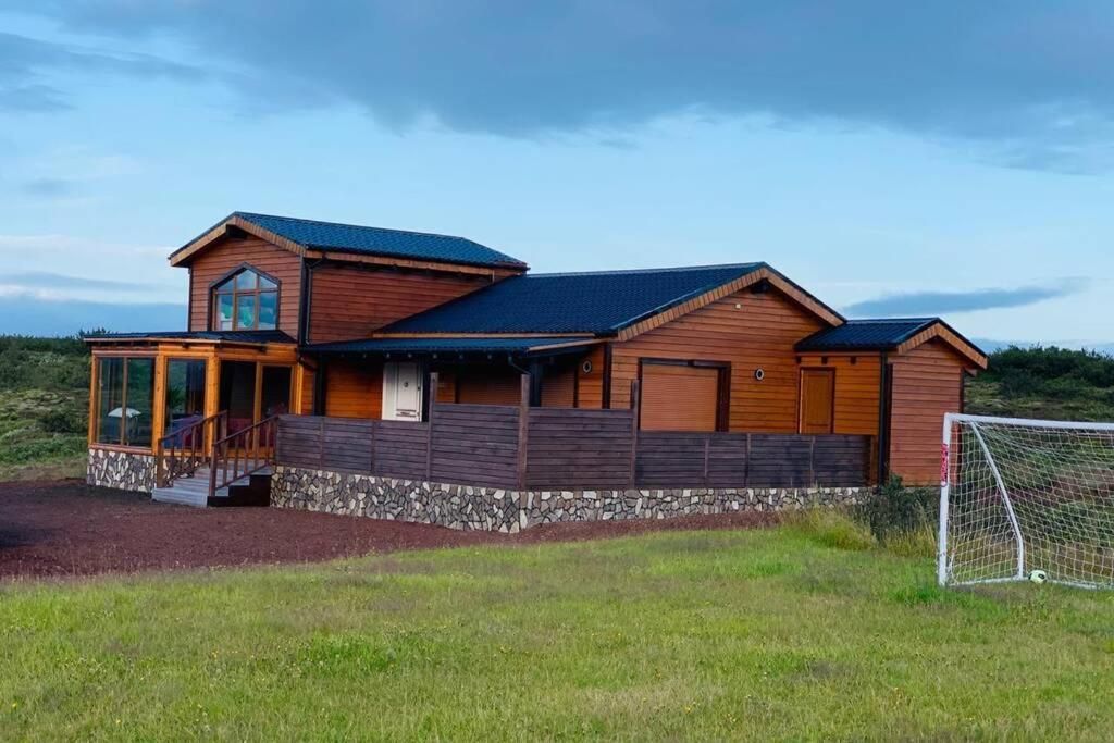 Large Luxury On The Golden Circle Next To Kerith The Crater.